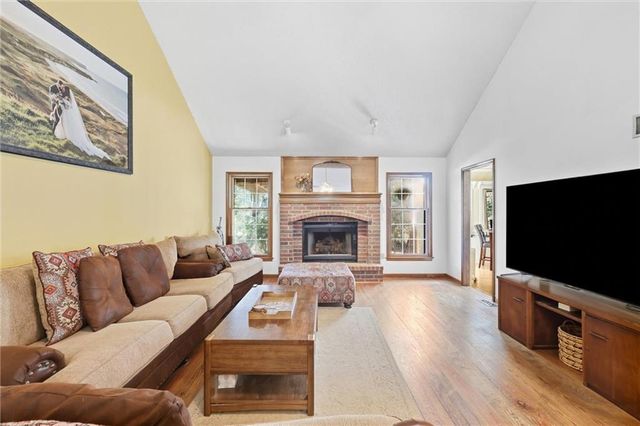 416 SE Brownfield Drive, Lee's Summit, MO 64063