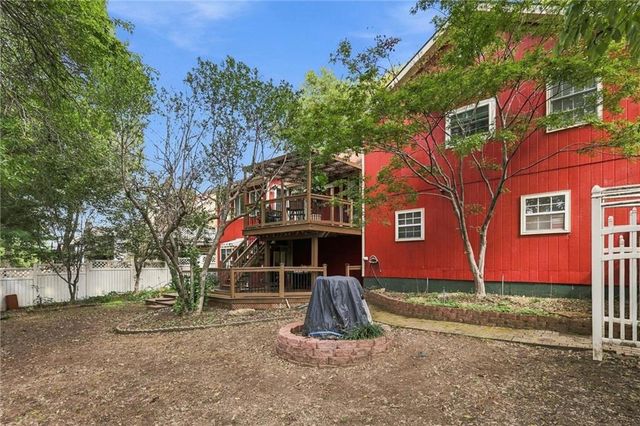 416 SE Brownfield Drive, Lee's Summit, MO 64063