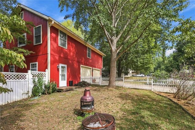 416 SE Brownfield Drive, Lee's Summit, MO 64063