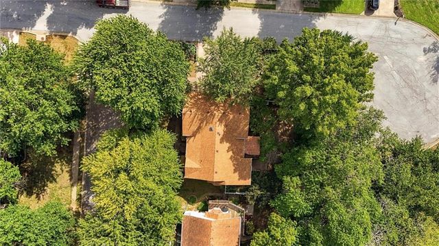 416 SE Brownfield Drive, Lee's Summit, MO 64063