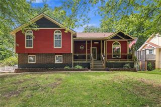 416 SE Brownfield Drive, Lee's Summit, MO 64063