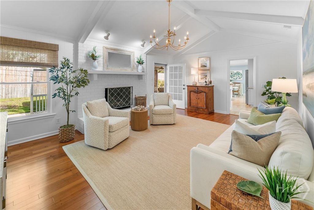 Image 10 of property listing at 8615 Kent Drive, Savannah, GA 31406