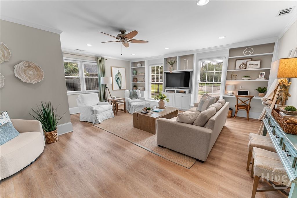 Image 13 of property listing at 8615 Kent Drive, Savannah, GA 31406