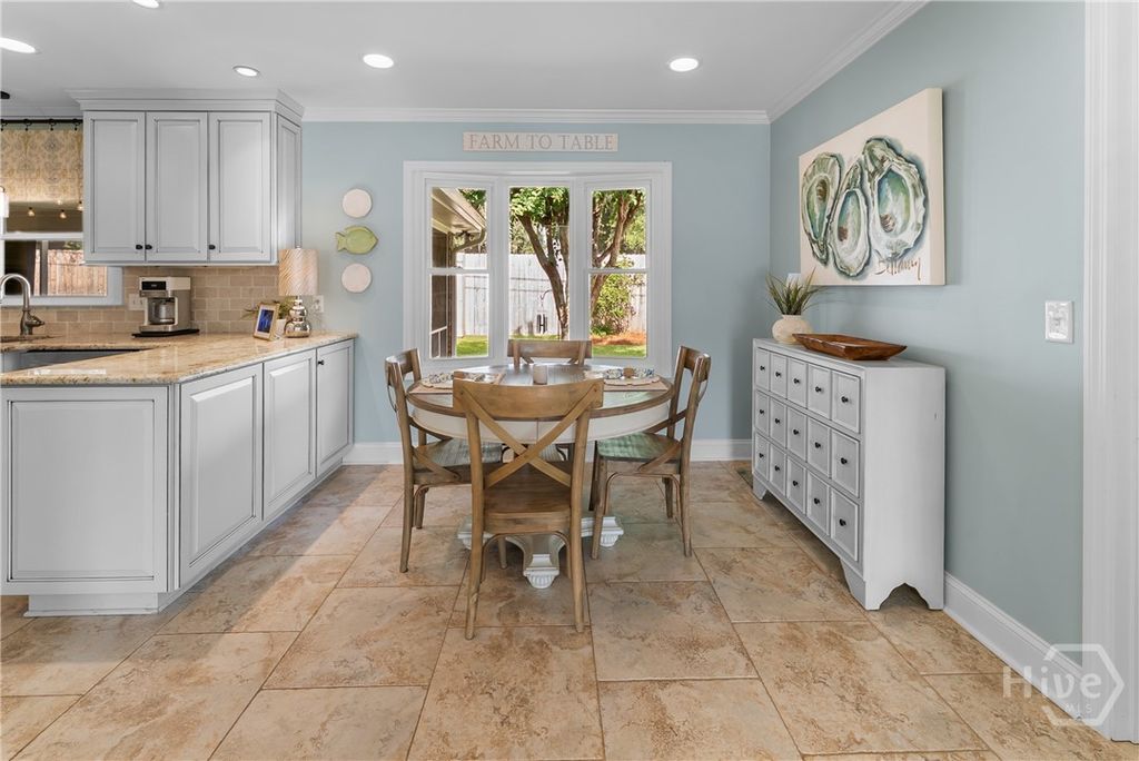 Image 17 of property listing at 8615 Kent Drive, Savannah, GA 31406