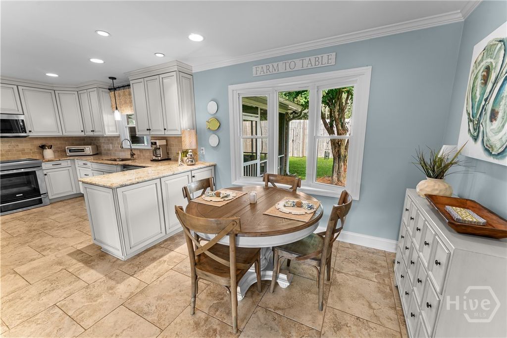 Image 19 of property listing at 8615 Kent Drive, Savannah, GA 31406