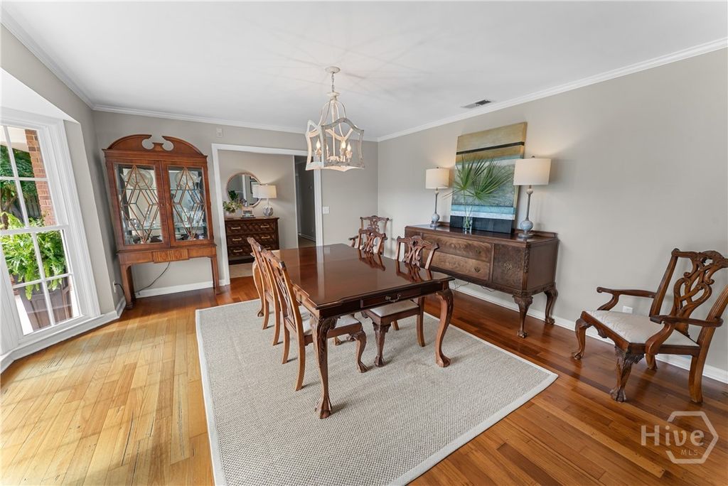 Image 7 of property listing at 8615 Kent Drive, Savannah, GA 31406
