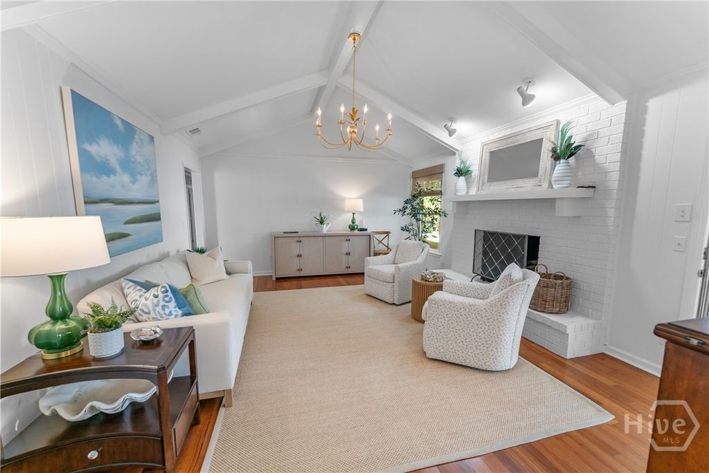 Image 8 of property listing at 8615 Kent Drive, Savannah, GA 31406