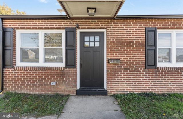 215 SYKES RD, New Castle, DE 19720