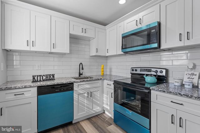 215 SYKES RD, New Castle, DE 19720