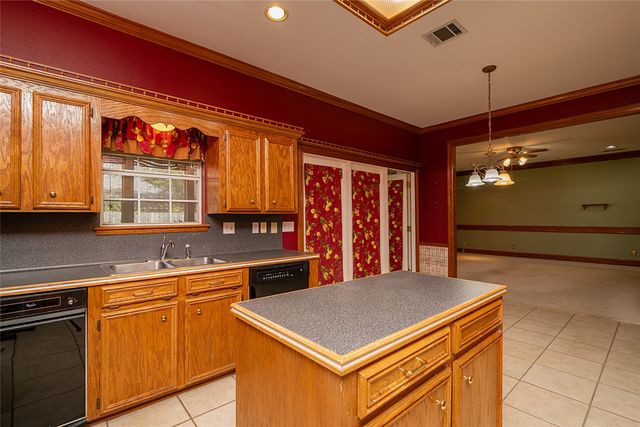 1341 Whitehall Drive, Bossier City, LA 71112