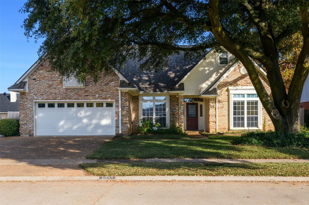 1341 Whitehall Drive, Bossier City, LA 71112