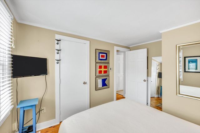 15 Cottage Street 2, Provincetown, MA 02657