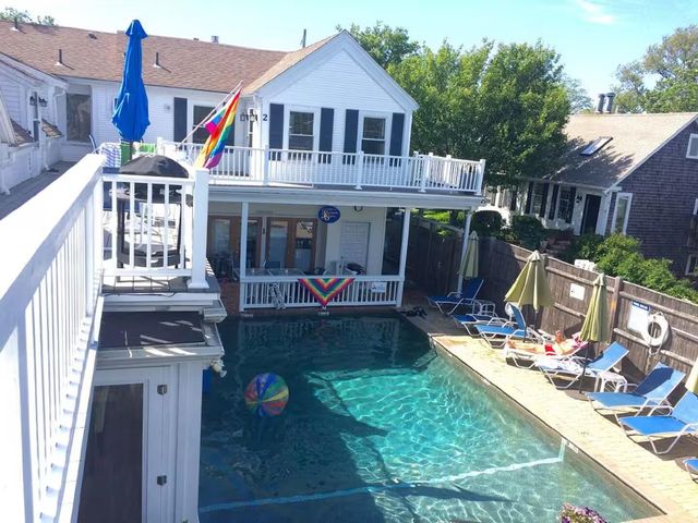 15 Cottage Street 2, Provincetown, MA 02657