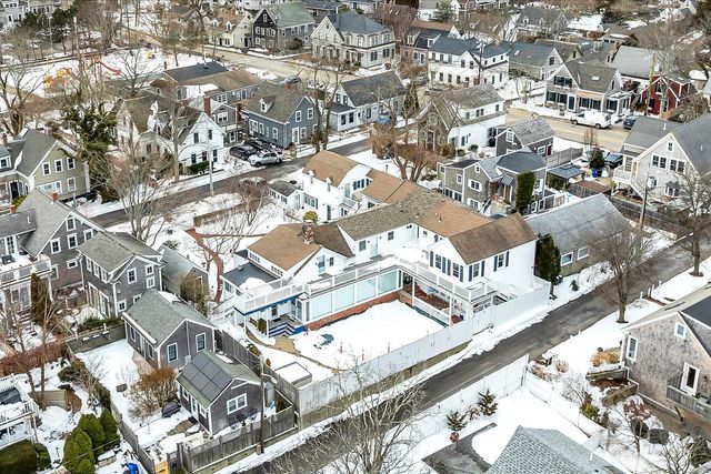 15 Cottage Street 2, Provincetown, MA 02657