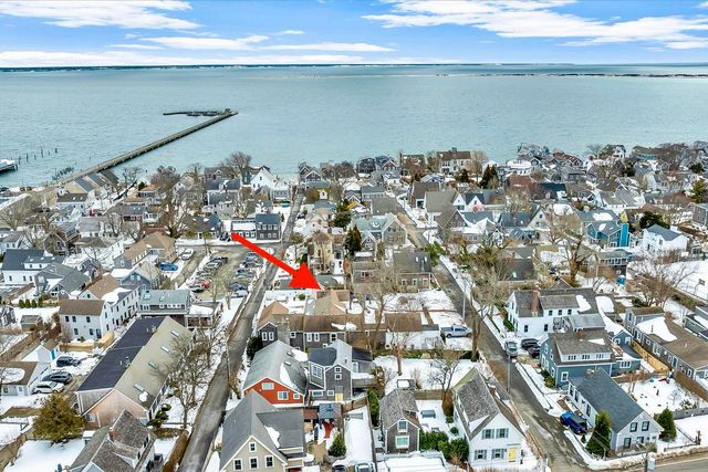 15 Cottage Street 2, Provincetown, MA 02657