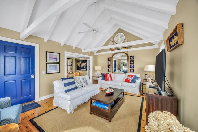 15 Cottage Street 2, Provincetown, MA 02657