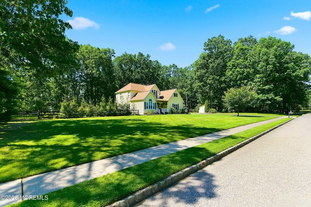 17 Country Woods Drive, New Egypt, NJ 08533