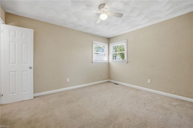 2802 Bending Oak DR, Hampton, VA 23666