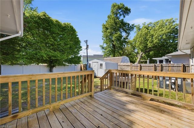 2802 Bending Oak DR, Hampton, VA 23666