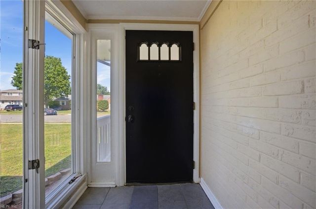 2802 Bending Oak DR, Hampton, VA 23666