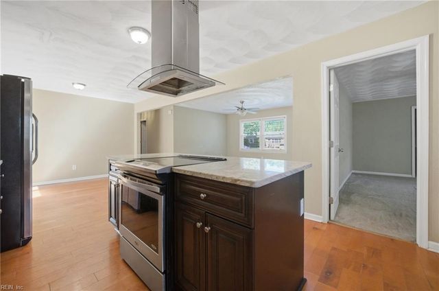 2802 Bending Oak DR, Hampton, VA 23666