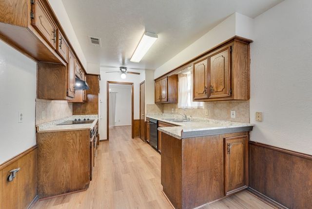 1616 Saxony Place, Carrollton, TX 75007