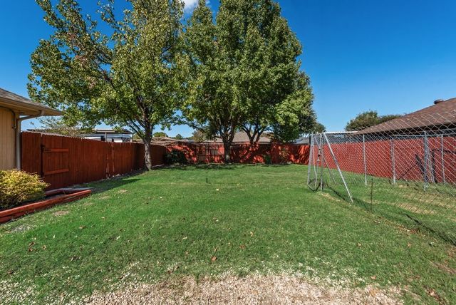 1616 Saxony Place, Carrollton, TX 75007