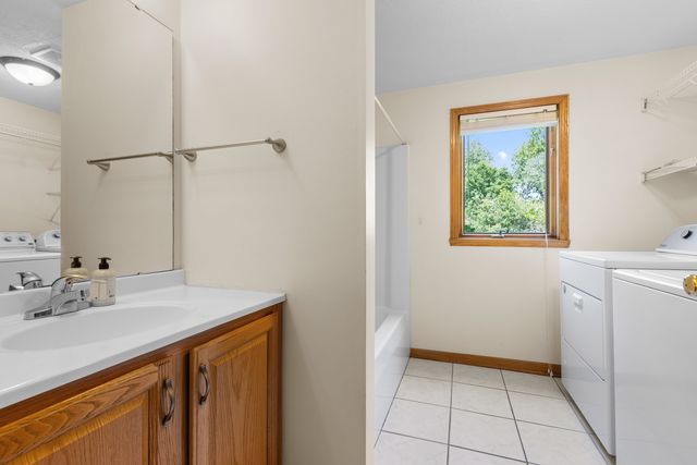 818 Metz Lane, Rockton, IL 61072