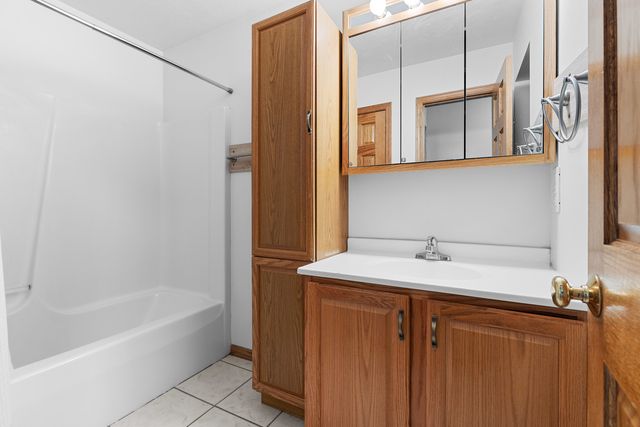 818 Metz Lane, Rockton, IL 61072