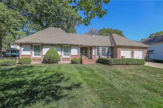 2200 W 121st Street, Leawood, KS 66209