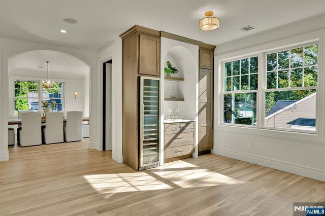 110 Blauvelt Avenue, Ho-ho-kus, NJ 07423