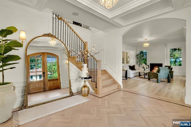 110 Blauvelt Avenue, Ho-ho-kus, NJ 07423