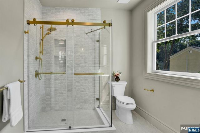 110 Blauvelt Avenue, Ho-ho-kus, NJ 07423