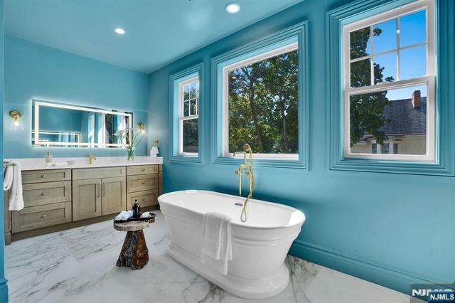110 Blauvelt Avenue, Ho-ho-kus, NJ 07423