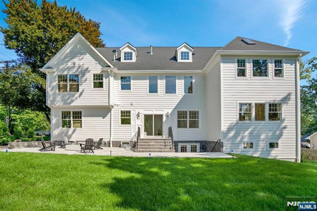 110 Blauvelt Avenue, Ho-ho-kus, NJ 07423