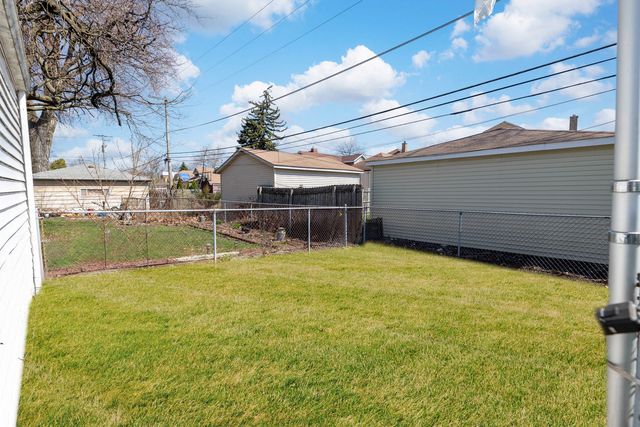 1639 S 14th Avenue, Maywood, IL 60153