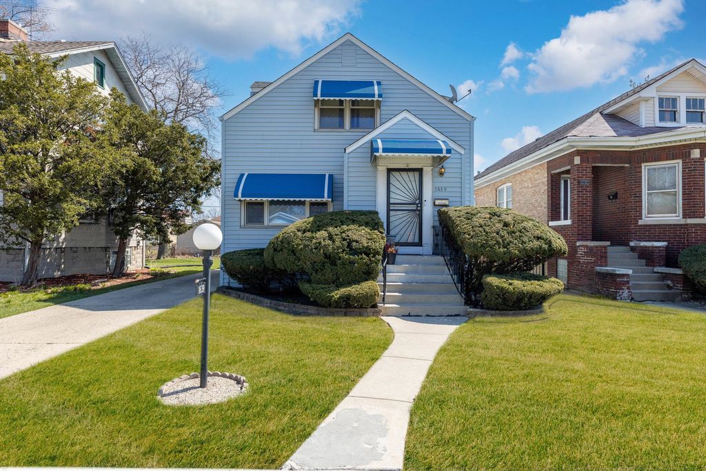1639 S 14th Avenue, Maywood, IL 60153