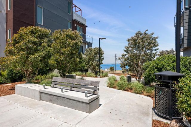 100 Avocet Way, San Francisco, CA 94124