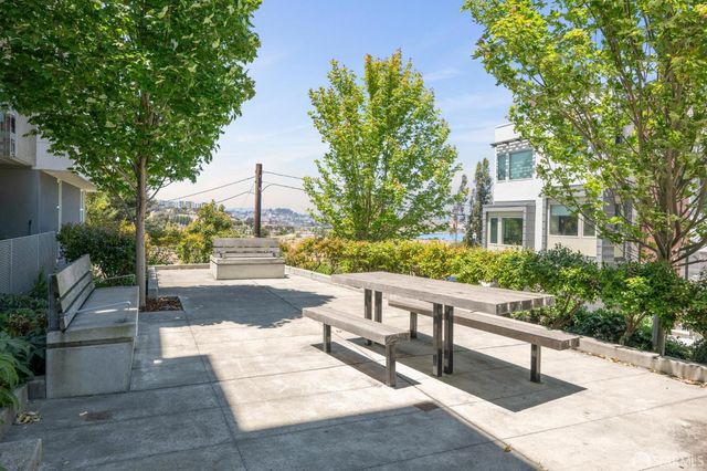 100 Avocet Way, San Francisco, CA 94124