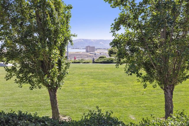 100 Avocet Way, San Francisco, CA 94124