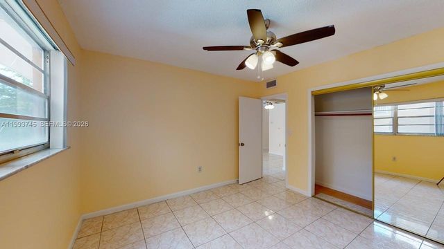 1955 NE 135th St 301, North Miami, FL 33181