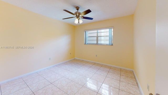 1955 NE 135th St 301, North Miami, FL 33181