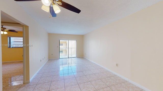 1955 NE 135th St 301, North Miami, FL 33181