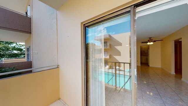 1955 NE 135th St 301, North Miami, FL 33181