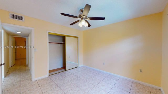 1955 NE 135th St 301, North Miami, FL 33181