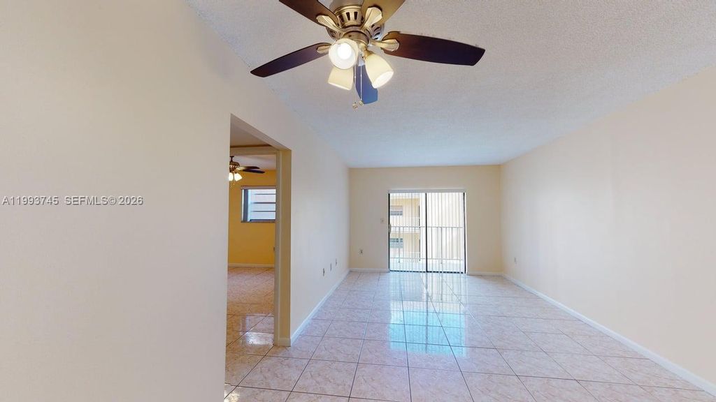 1955 NE 135th St 301, North Miami, FL 33181