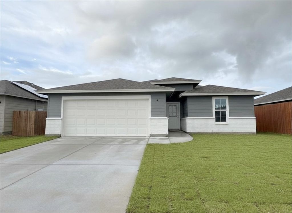9121 Neena Dr, Corpus Christi, TX 78410
