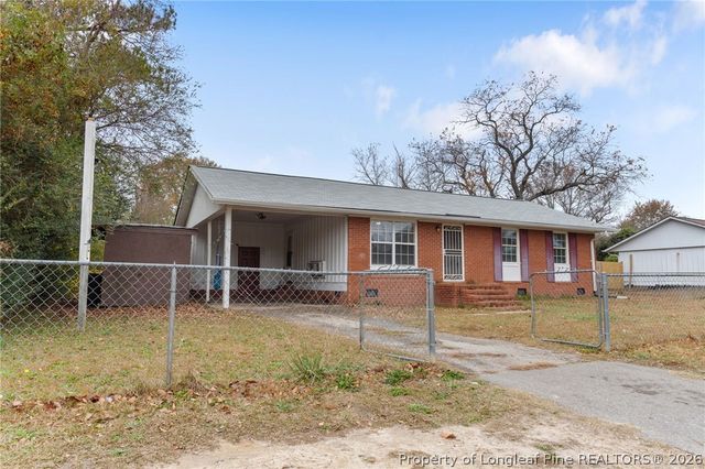 2703 E Brinkley Drive N, Spring Lake, NC 28390