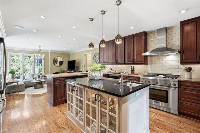 5646 Norwood Street, Fairway, KS 66205