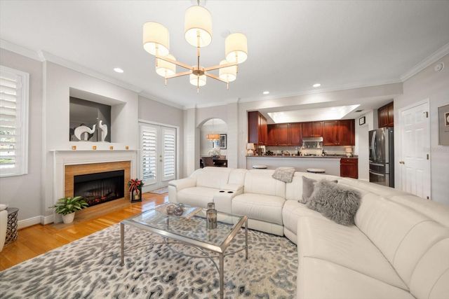 291 1ST AVENUE SW, Largo, FL 33770